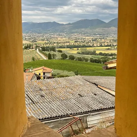 Lo Chalet Immerso Nella Natura Vakantiehuis Montefalco